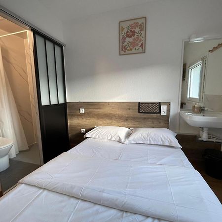 Hotel Thania Frontignan Bagian luar foto