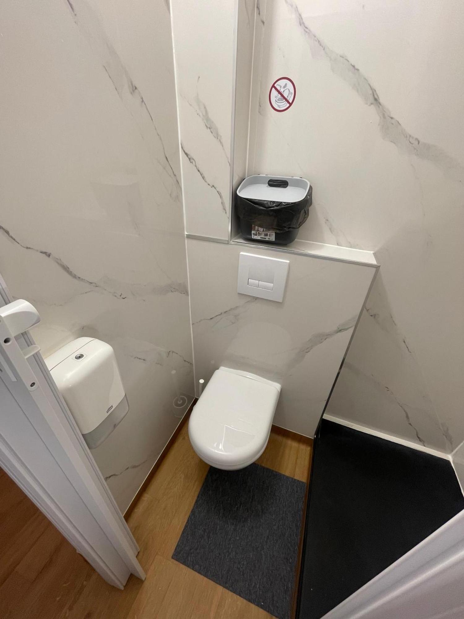 Hotel Thania Frontignan Bagian luar foto